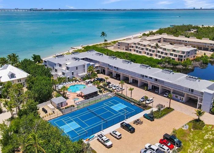 Lighthouse Resort & Club
