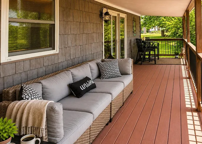 Unwind Near The Lake | Fire Pit • Marina Nearby