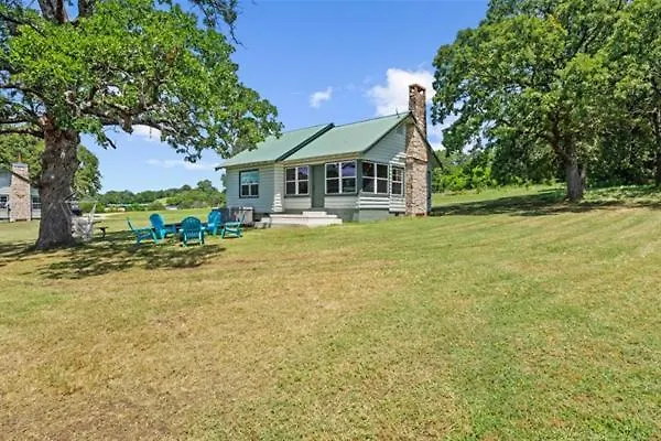 Cedar Nest - Lakefront Cabin Retreat