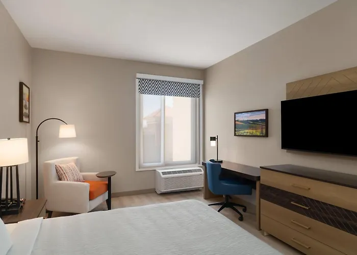 La Quinta Inn & Suites By Wyndham Tracy