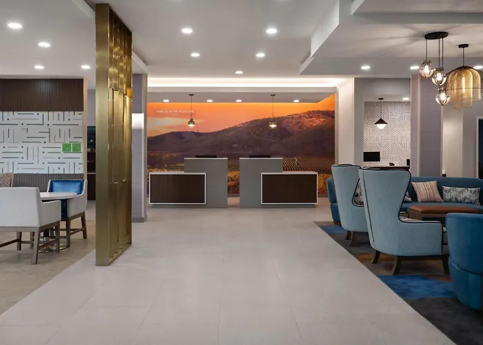 La Quinta Inn & Suites By Wyndham Tracy