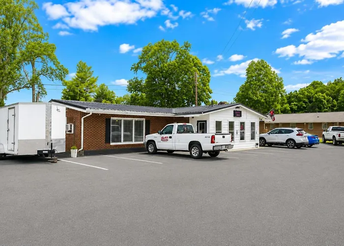 Rocky Mount Motel Near Hwy 220
