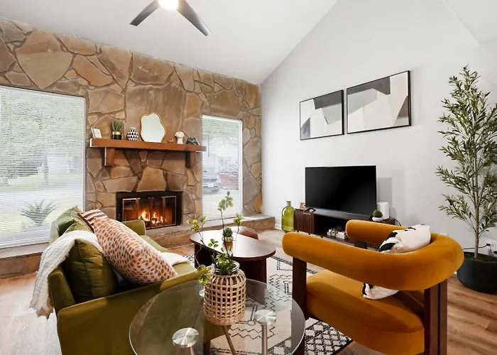 Heritage Haus - Stylish 2Br W Deck Near Marietta Square, Dogs Ok