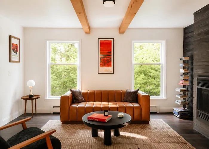 Hot Tub, Fire Pit, Theater, Games & Ev Sleeps 8