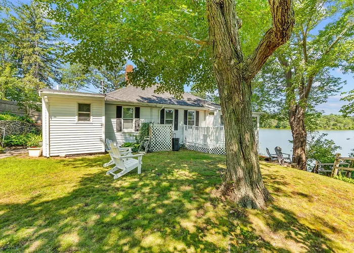 Family Lakefront Adventure House 3Br Wfirepit & Scenic