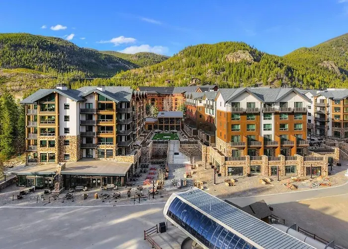 Kindred Resort Luxury Ski In, Ski Out 3 Bedroom Residence At The River Run Gondola
