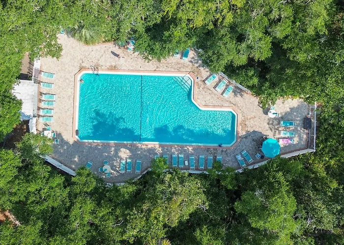 Completely Remodeled Condo, Walk To Beach, Arcade, Pool!