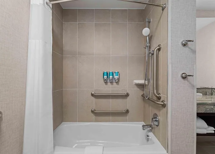 Drury Plaza Hotel Mobile