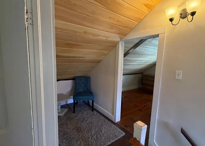 Comfortable Getaway For Two W/ Kitchenette - Right In The Heart Of Downtown