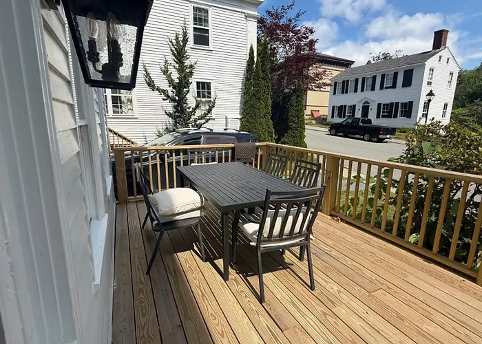 Comfortable Getaway For Two W/ Kitchenette - Right In The Heart Of Downtown