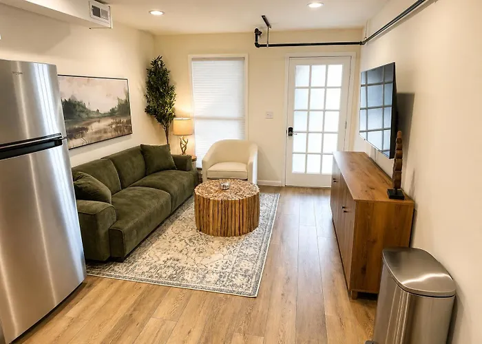 The Riverwood Retreat 3Rd Floor Main Street Apt