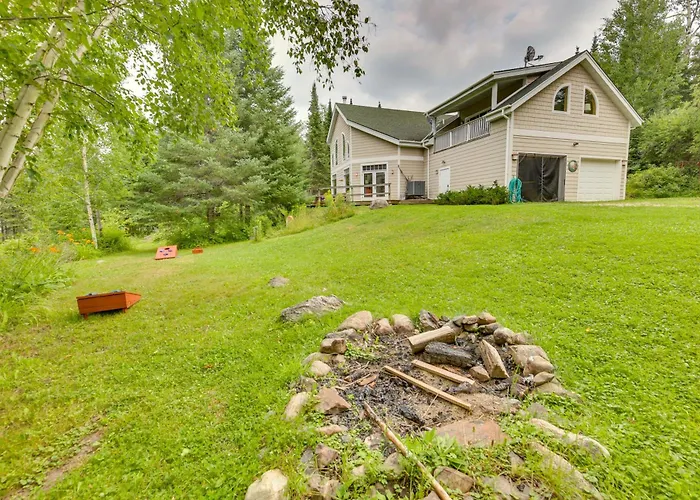 4-Season Recreation: Secluded Pike River Cabin
