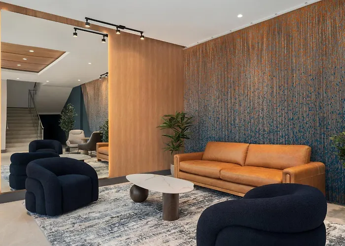 Holiday Inn Express & Suites Miami Intl Airport - 36Th St By Ihg