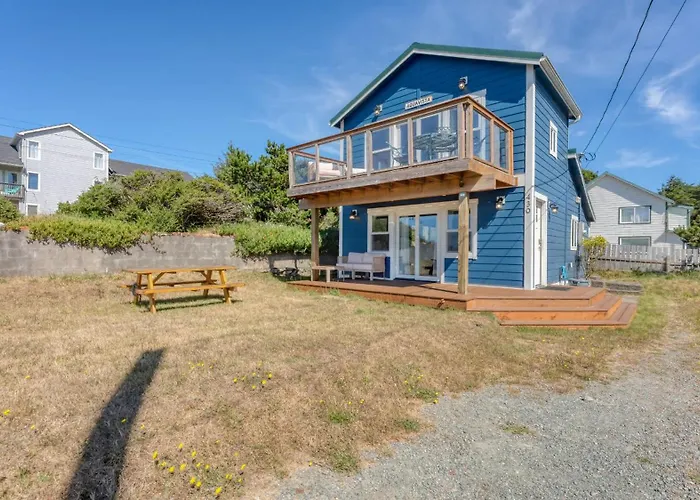 Newly Remodeled Ocean View Retreat, Balcony And Bbq