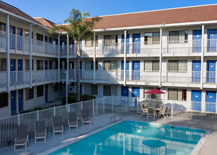 Vagabond Inn Carpinteria North - Santa Barbara