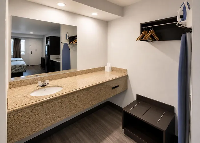 Value Stay Inn Extended Stay Bakersfield