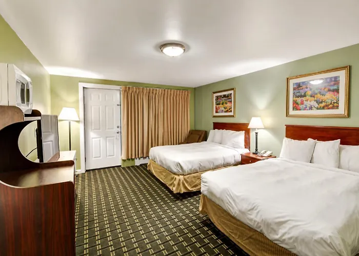 Colonial Motel
