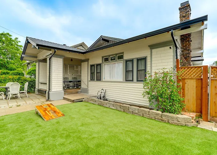 Steps To Main St! Restored Sonora Bungalow W/ Yard
