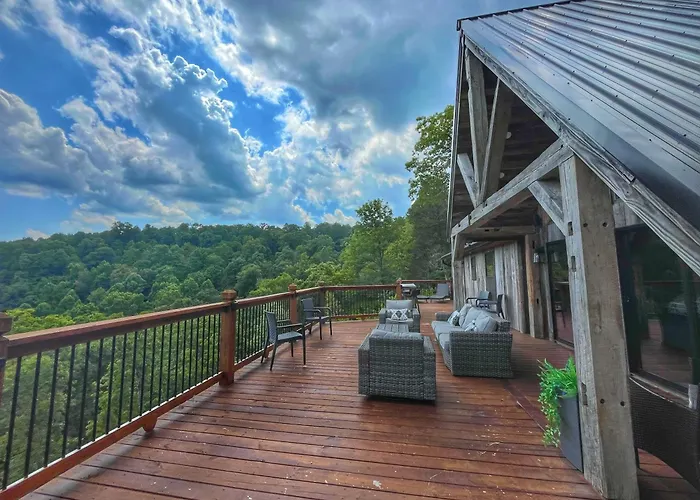 Estill Oaks - Luxe Mountain View Retreat -Hot Tub - Secluded 80-Acre Escape For 16 Guests