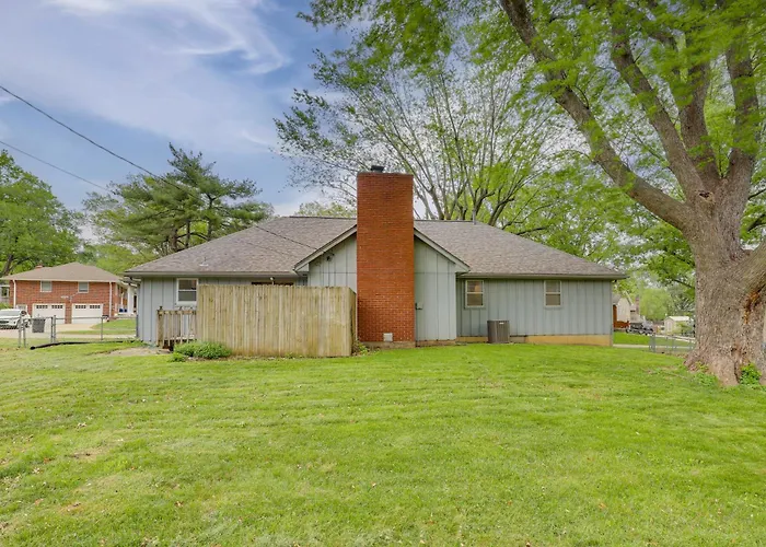 13 Mi To Arrowhead: Family-Friendly Home W/ Yard