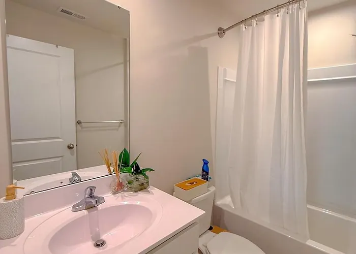 Boho Chic And Airy Retreat- Close To Beach & Park