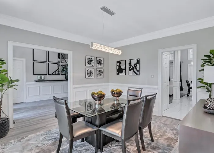 Luxury Home With Pool And Full Basement