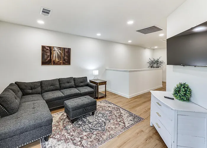 2 Blocks To Mt Bike Trails, Minutes From Town!