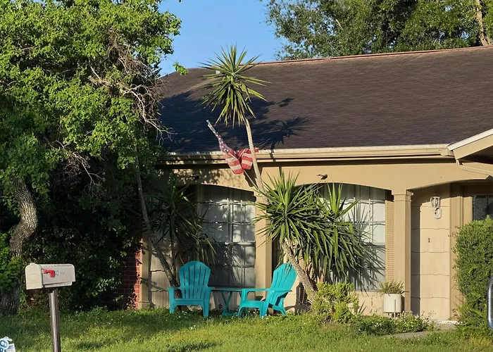 Charming 4 Bed 3 Bath Single Family Home In Hudson
