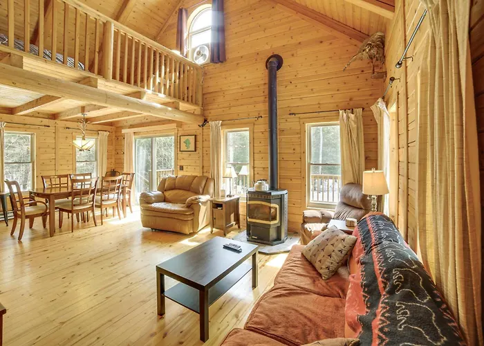 1/4 Mi To Hiawatha Forest Trails! Outdoor Retreat