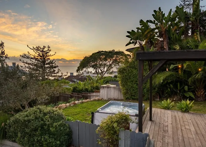 4Br Dog-Friendly Beach House | Hot Tub + Views