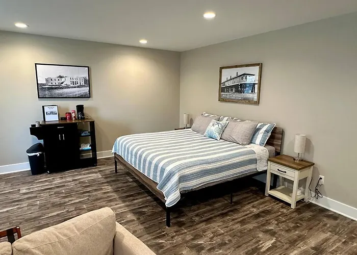 Harbor Hideaway Suite - River Rock Inn