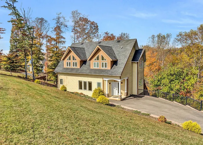 Osprey Cove - Custom Lakefront Home With 2-Story Dock, Wifi, Game Room And Fireplace