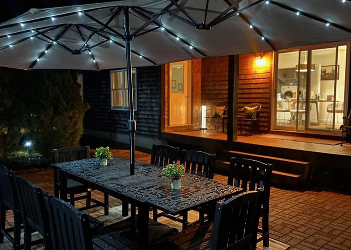 Retreat To Marthas Vineyard