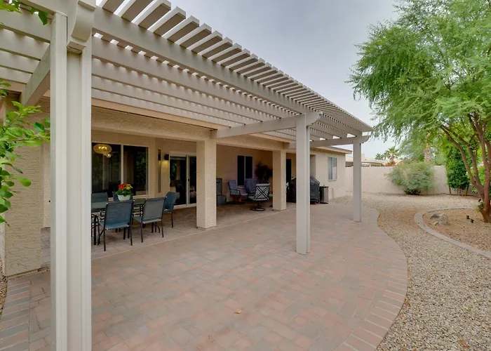 Golf, Swim, Play & Relax! Gated Sun Lakes Home