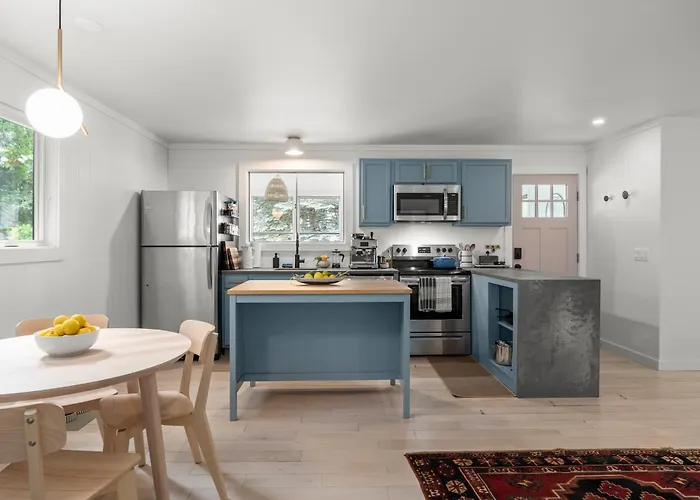 Modern Cottage In Copake