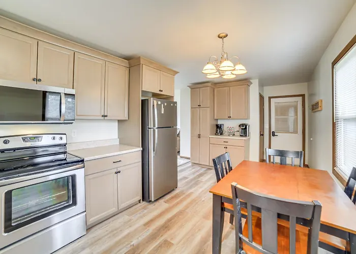 Explore The Upper Peninsula! Marquette Home