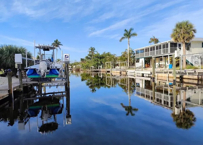 The Lazy Manatee 2 Bedroom House