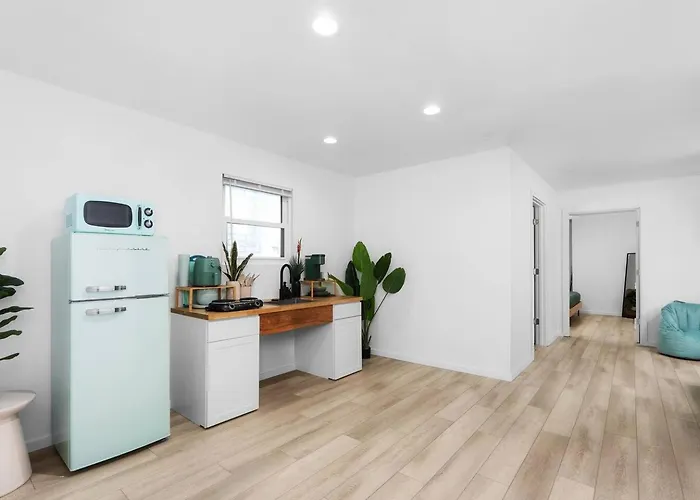 Motel Miya Penthouse With Living & Kitchenette