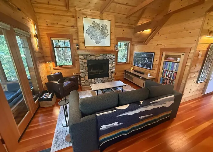 Charming Waterfront Cabin In Mckenzie Bridge W/ Ac