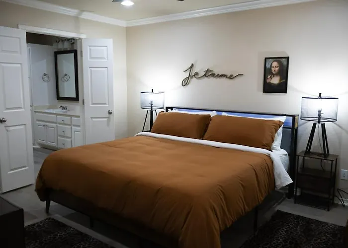 Family-Friendly House With Private Patio Escape