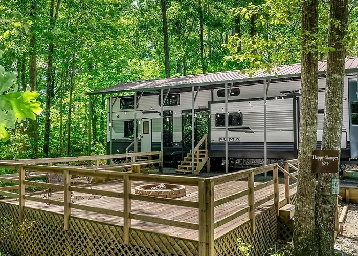Peaceful Caravan Retreat With Large Private Deck And Fire Pit In Alabama