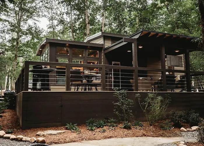 Leprechaun Lodge At The Retreat At Deer Lick Falls In Tennessee