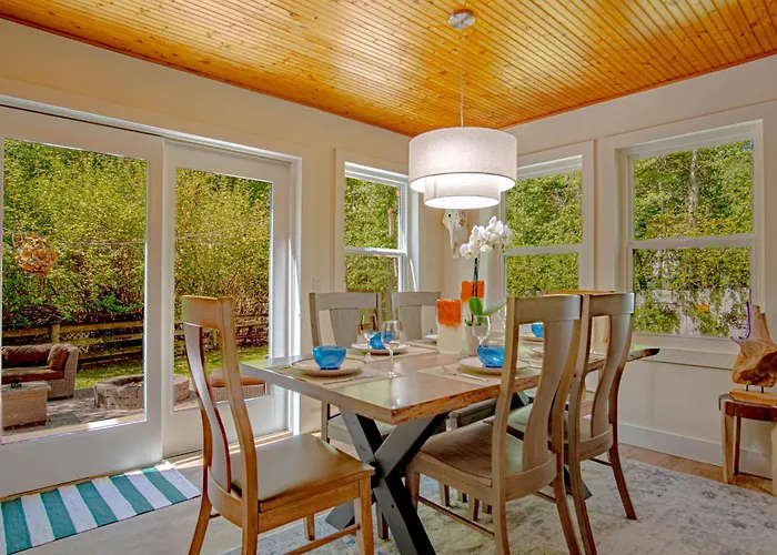 Red Elephant | 4Br - Fire Pit - River & Downtown