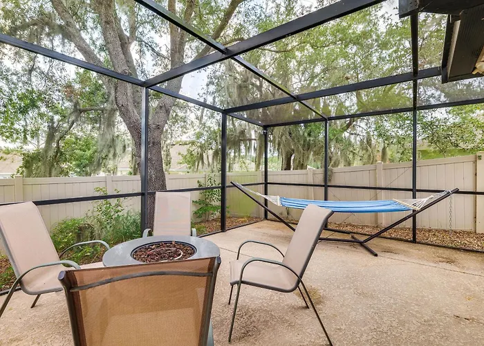 Heart Of Lake County! Family Escape W/ Lanai, Pool