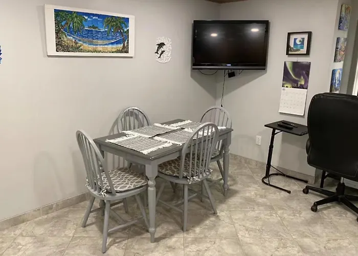 Beachside Retreat With Pool, Boat Ramp Dock For Rent