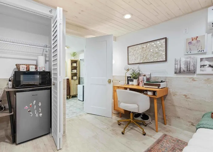 Swiftie Suite Beach Getaway Studio
