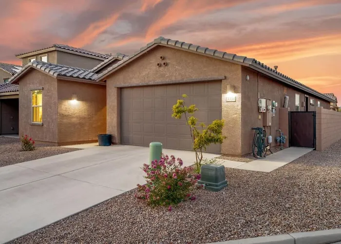 Oro Valley, Fenced, 2 Bedroom 2Ba, Garage, Office