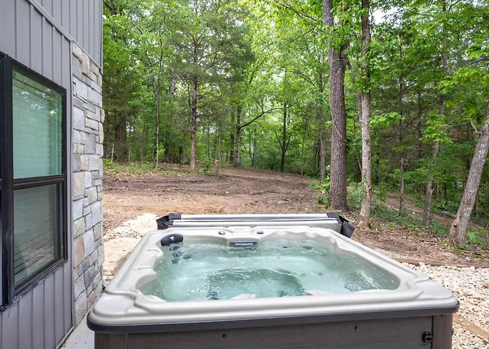 Woodland Retreat - Secluded Hot-Tub New Build