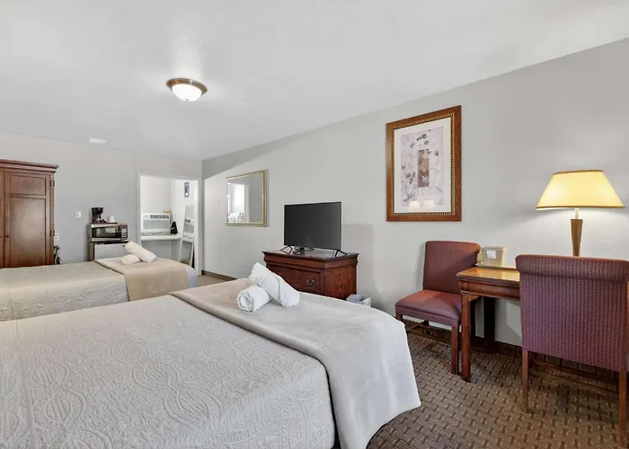 Eagle Motel Suite 117
