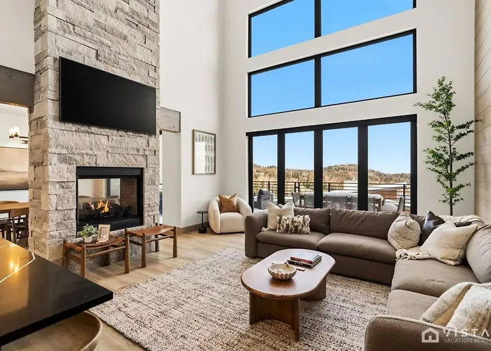 Luxury Ski In And Ski Out Condo With Private Hot Tub And Sauna